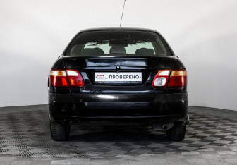 Подержанный автомобиль Nissan Almera Sedan 2005 года (6 фото)