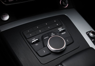 Подержанный автомобиль Audi Q5 2020 года (20 фото)