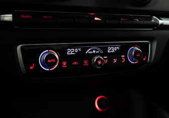 Подержанный автомобиль Audi A3 Sedan 2015 года (15 фото)