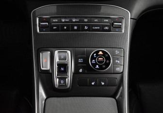 Подержанный автомобиль Hyundai Santa Fe 2022 года (17 фото)