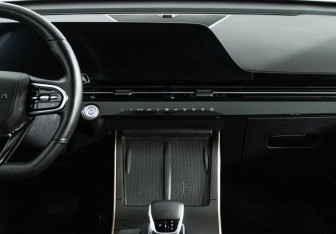 Подержанный автомобиль Omoda C5 2023 года (14 фото)