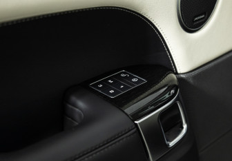 Подержанный автомобиль Land Rover Range Rover Sport 2018 года (17 фото)