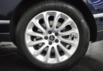 Подержанный автомобиль Land Rover Range Rover 2018 года (7 фото)