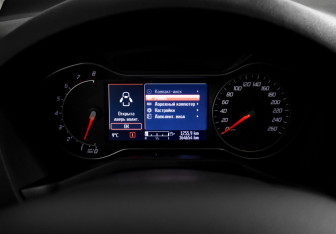 Подержанный автомобиль Ford Mondeo Sedan 2011 года (18 фото)