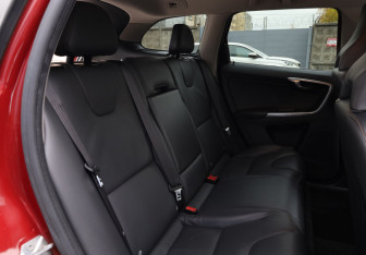 Подержанный автомобиль Volvo XC60 2014 года (13 фото)