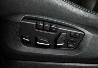 Подержанный автомобиль BMW X6 2017 года (16 фото)