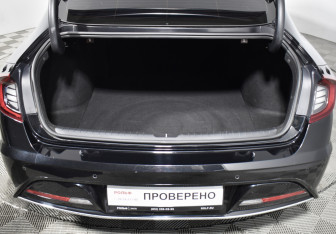 Подержанный автомобиль Hyundai Sonata 2021 года (18 фото)