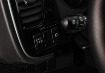 Подержанный автомобиль Mitsubishi Outlander 2019 года (20 фото)