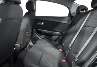 Подержанный автомобиль Kia Rio Sedan 2012 года (12 фото)