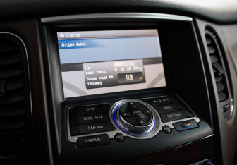 Подержанный автомобиль Infiniti EX 2012 года (13 фото)