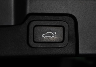 Подержанный автомобиль Land Rover Range Rover Evoque 2011 года (33 фото)