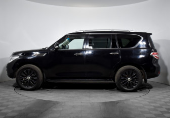 Подержанный автомобиль Nissan Patrol 2014 года (8 фото)