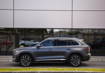 Подержанный автомобиль Geely Monjaro 2024 года (9 фото)