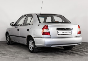 Подержанный автомобиль Hyundai Accent Sedan 2007 года (7 фото)