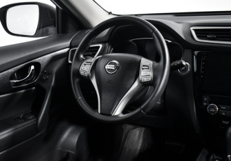 Подержанный автомобиль Nissan X-Trail 2015 года (15 фото)