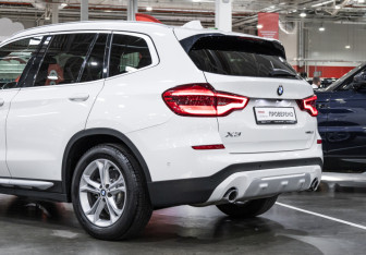 Подержанный автомобиль BMW X3 2020 года (13 фото)