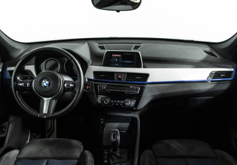 Подержанный автомобиль BMW X1 2018 года (13 фото)