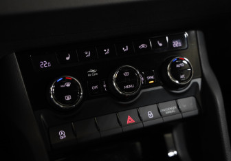 Подержанный автомобиль Skoda Karoq 2021 года (15 фото)