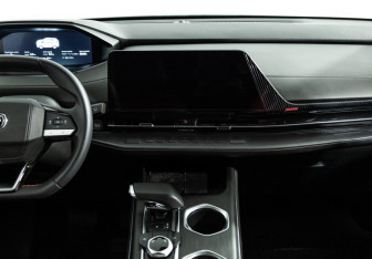 Подержанный автомобиль Changan UNI-S 2024 года (14 фото)