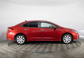 Подержанный автомобиль Toyota Corolla Sedan 2020 года (4 фото)