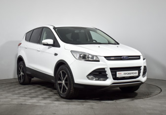Подержанный автомобиль Ford Kuga 2015 года (3 фото)