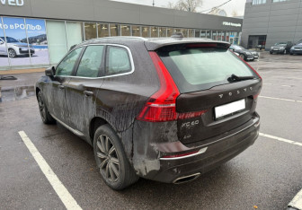 Подержанный автомобиль Volvo XC60 2020 года (3 фото)