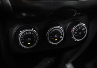 Подержанный автомобиль Mitsubishi ASX 2013 года (14 фото)