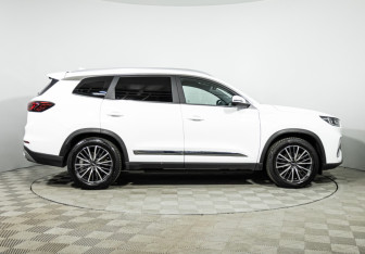 Подержанный автомобиль Chery Tiggo 8 Pro 2021 года (4 фото)