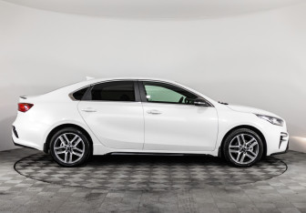 Подержанный автомобиль Kia Cerato Sedan 2020 года (4 фото)