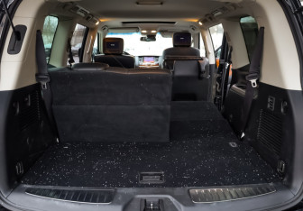 Подержанный автомобиль Infiniti QX80 2017 года (38 фото)