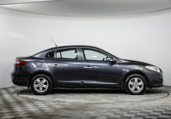 Подержанный автомобиль Renault Fluence 2010 года (4 фото)