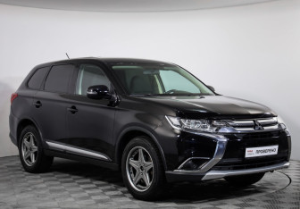 Подержанный автомобиль Mitsubishi Outlander 2016 года (3 фото)