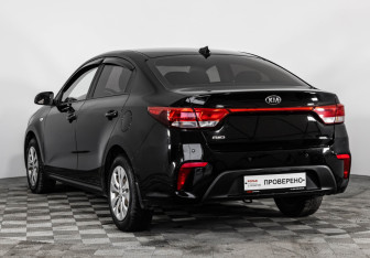 Подержанный автомобиль Kia Rio Sedan 2017 года (7 фото)