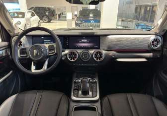 Новый Tank 300 2025 (10 фото)