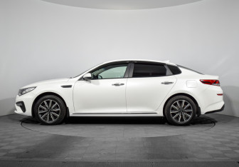 Подержанный автомобиль Kia Optima Sedan 2018 года (8 фото)