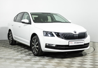 Подержанный автомобиль Skoda Octavia Liftback 2018 года (3 фото)