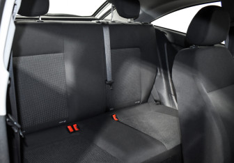 Подержанный автомобиль Opel Corsa 2013 года (12 фото)