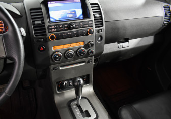 Подержанный автомобиль Nissan Pathfinder 2008 года (18 фото)