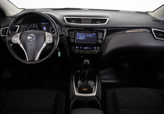 Подержанный автомобиль Nissan Qashqai 2014 года (9 фото)