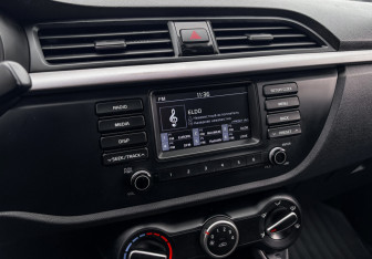 Подержанный автомобиль Kia Rio Sedan 2018 года (9 фото)