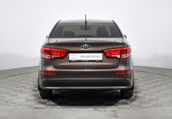 Подержанный автомобиль Kia Rio Sedan 2016 года (6 фото)