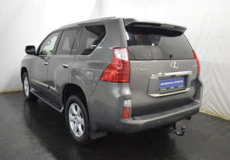 Подержанный автомобиль Lexus GX 2011 года (7 фото)