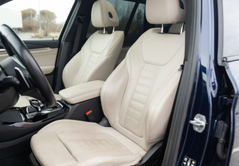 Подержанный автомобиль BMW X3 2021 года (13 фото)