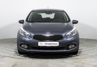 Подержанный автомобиль Kia Ceed Hatchback 2015 года (2 фото)