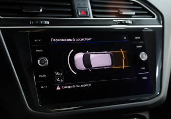 Подержанный автомобиль Volkswagen Tiguan 2019 года (14 фото)