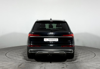 Подержанный автомобиль Audi Q7 2020 года (6 фото)