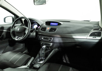 Подержанный автомобиль Renault Megane Hatchback 2014 года (9 фото)