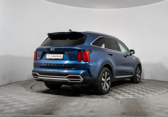 Подержанный автомобиль Kia Sorento 2021 года (5 фото)