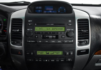 Подержанный автомобиль Toyota Land Cruiser Prado 2007 года (17 фото)