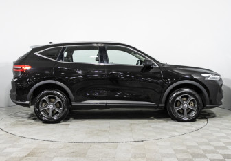 Подержанный автомобиль Haval F7 2022 года (4 фото)